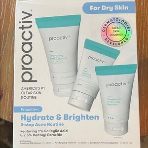 Proactiv Blue and White Hydrate & Brighten Cleanser Set acne